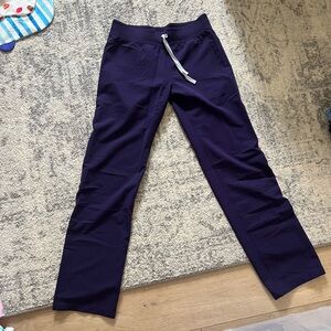 Figs Livingston women’s scrub pants small tall purple